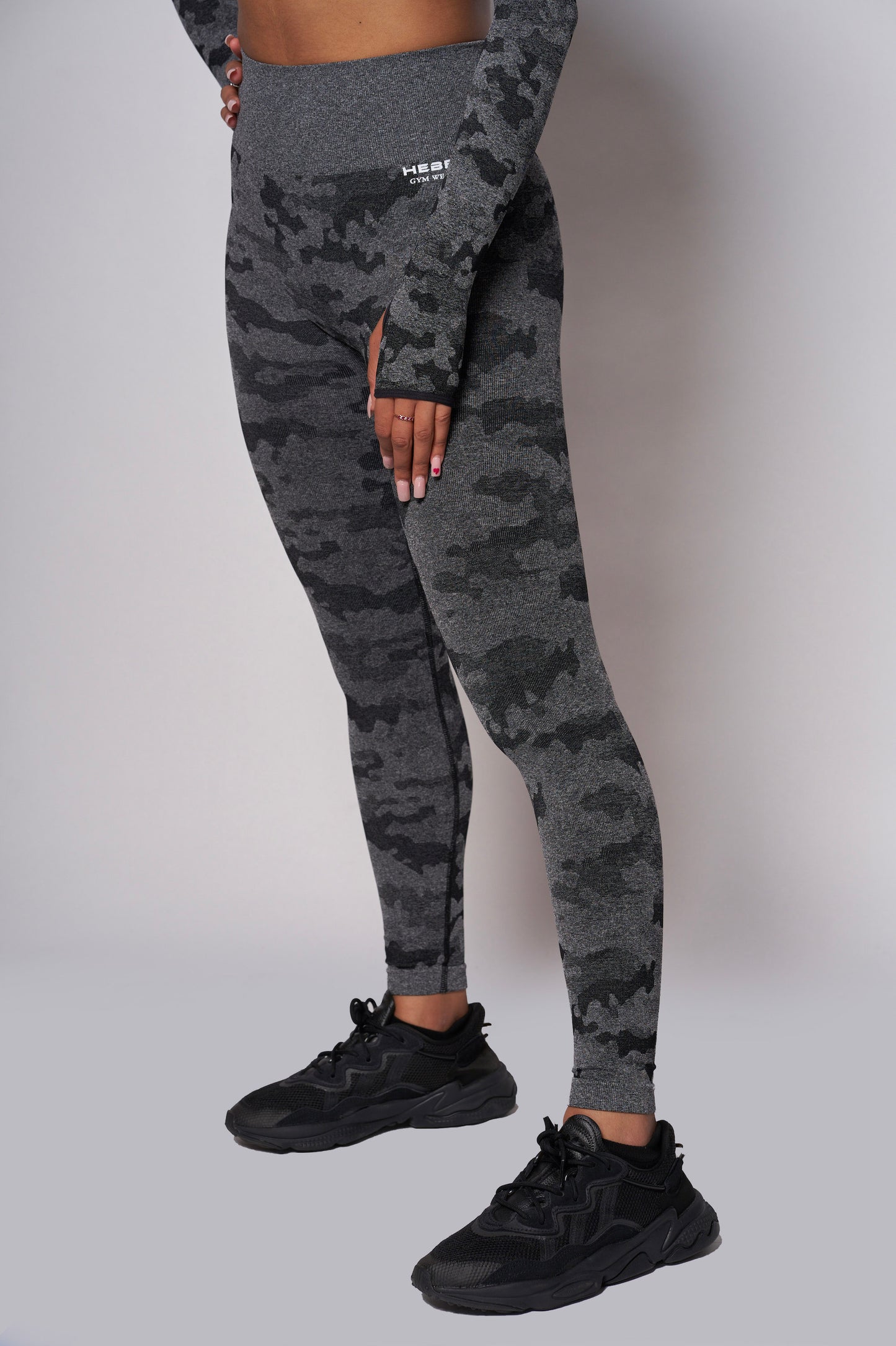 camouflage print gym leggings in grey