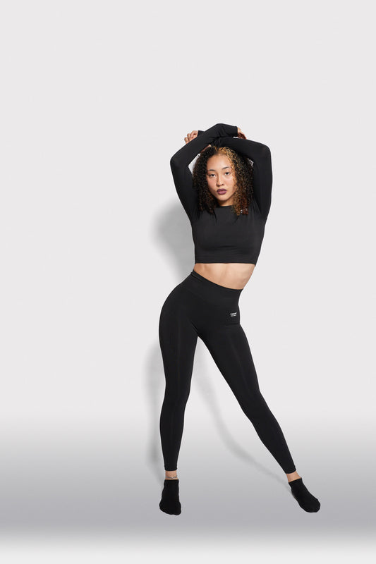 black long sleeve crop top and leggings gymwear set